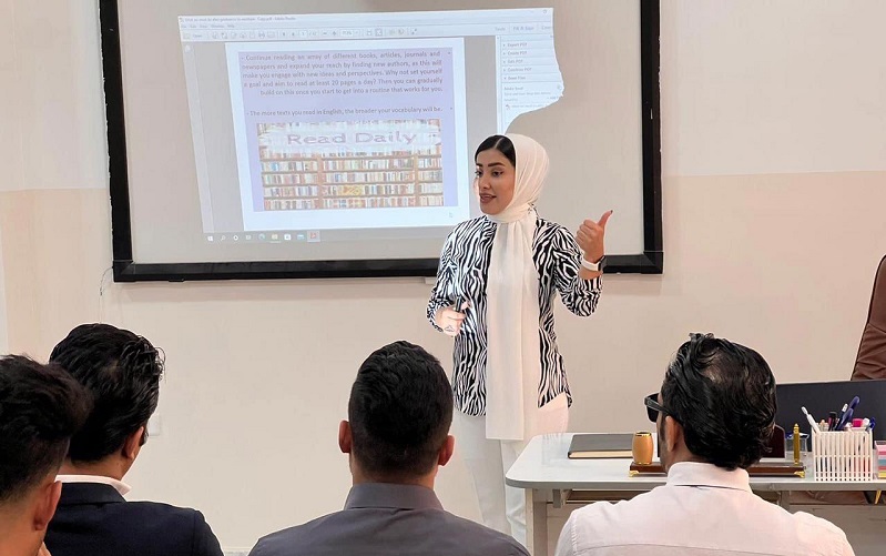 كلية تربية الاساسية تقيم محاضرة علمية عن المحافظة على سلامة اللغة الإنكليزية بعد التخرج 